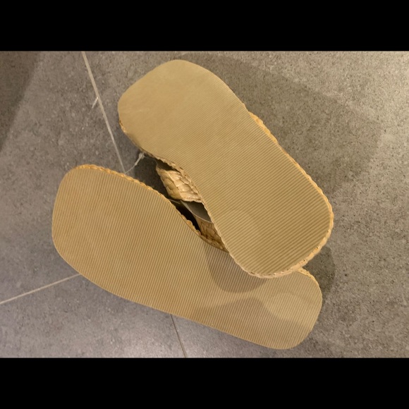 Flip flops - Picture 3 of 5